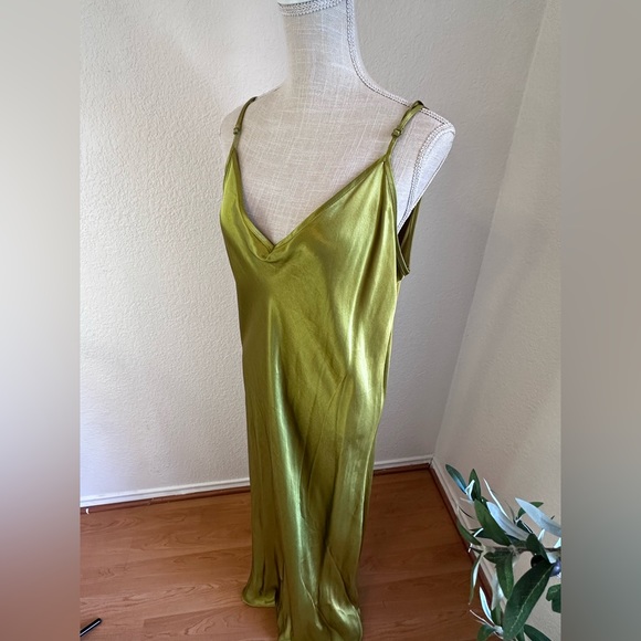 Topshop Satin Maxi  in Light Green size 14 NEVER WORN/NEW ✨ - Picture 12 of 16
